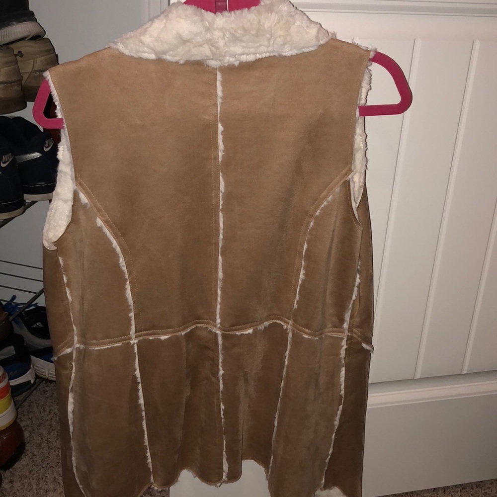 Vest - Picture 4 of 4